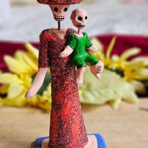 VINTAGE OAXACAN MOTHER AND CHILD SCULPTURE